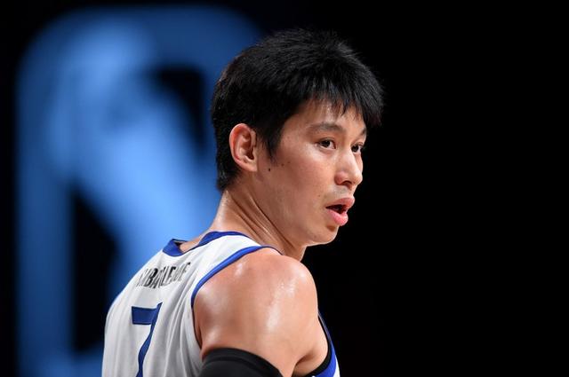 林书豪表示愿意接受任何挑战，继续留在NBA赛场