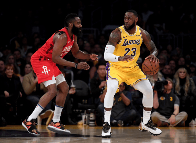 NBA新赛季揭幕战：火箭险胜湖人